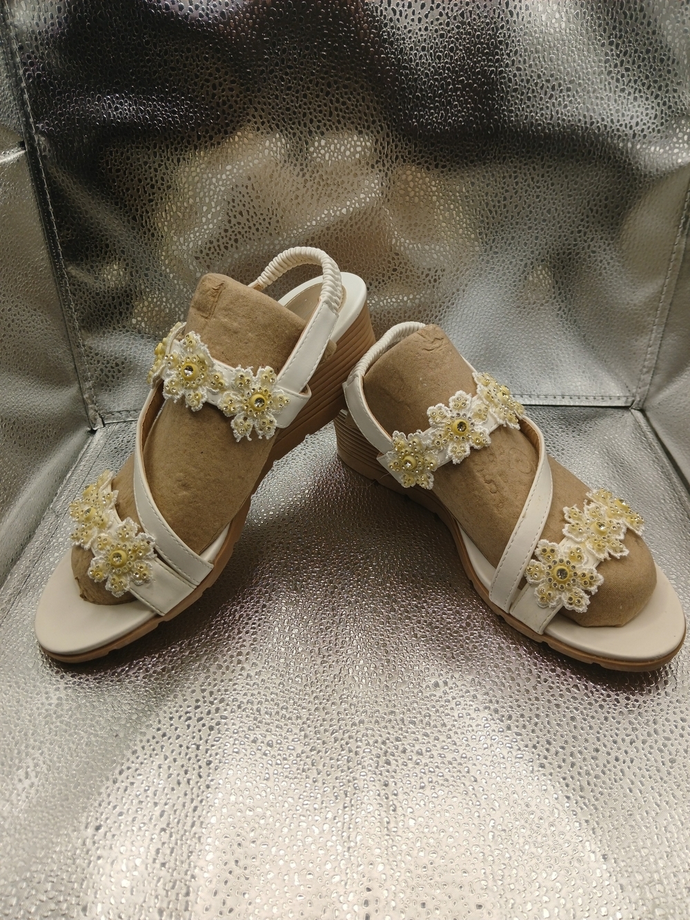 Shibever White Floral Appliqué Slingback Sandals Women's Size 40/9